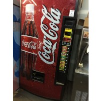 Royal 660 coke soda vending machine